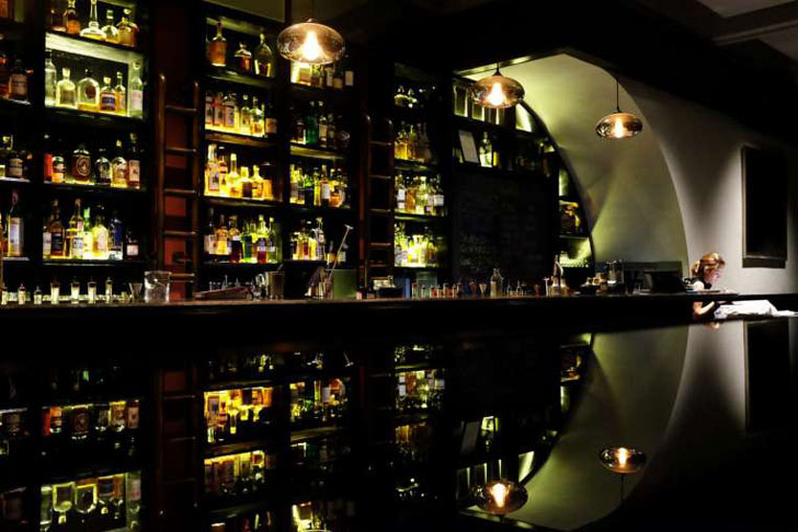 28 HongKong Street Bar