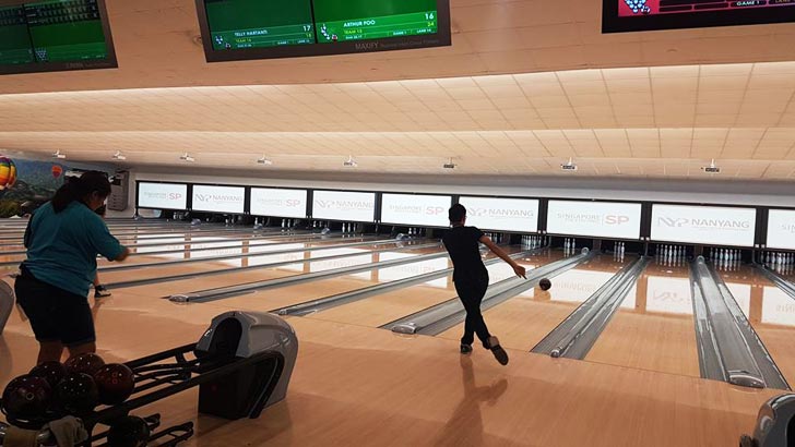 Singapore-Bowling-@-Rifle-Range