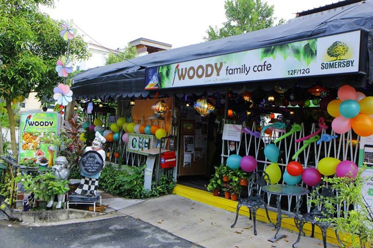 Woody Family Café: For An Escape Moment and A Dose of Nostalgia