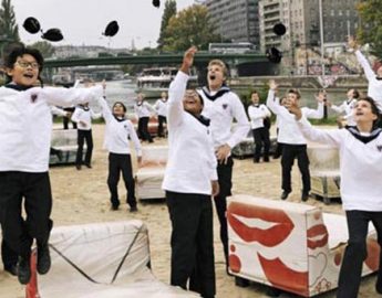 Coming-Together-to-Sing-with-Vienna-Boys-Choir2