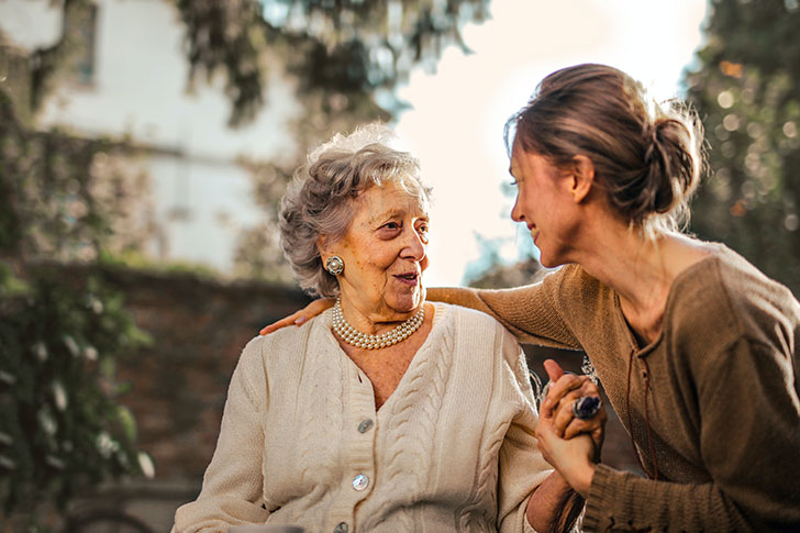 5 Reasons to Choose a Healthcare Facility for Your Aging Parents