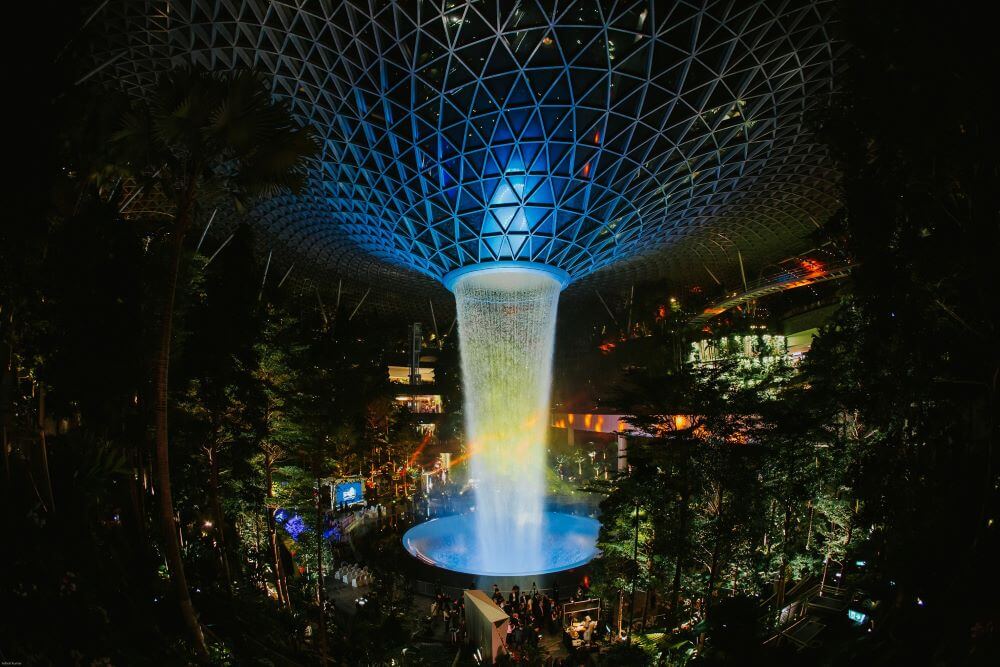 Visit Jewel @ Changi Airport While in Transit