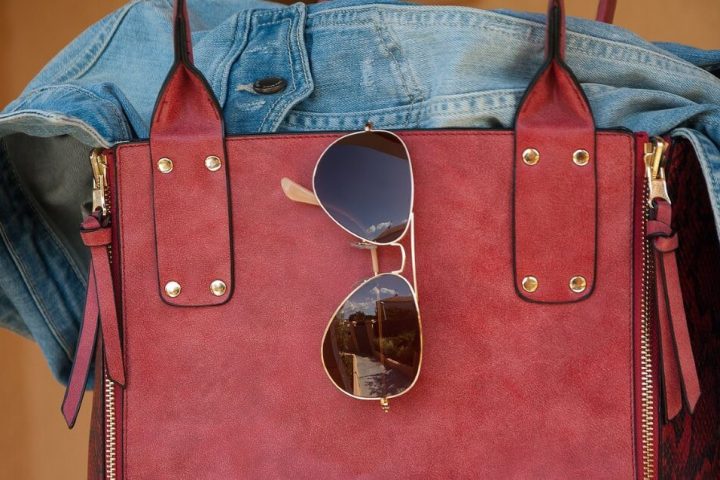 Buying Guide 2024: 5 Best Sunglasses to Buy in Singapore