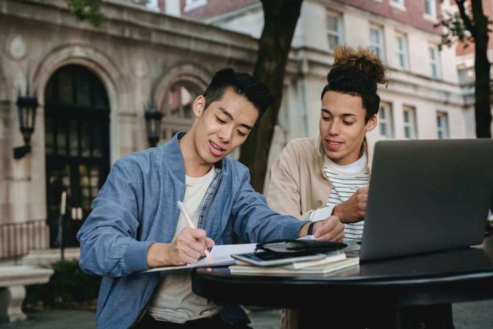How to Finance Your Postgraduate Studies in Singapore