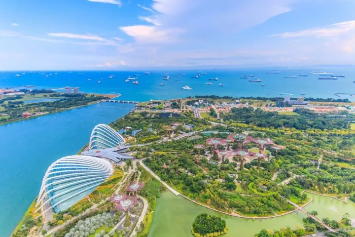 How to Stay Connected When in Singapore (WiFi, eSIM, SIM, Roaming)