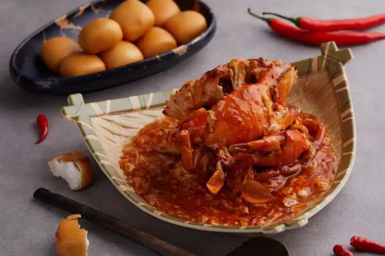 chilli crab dish with mantou by mellben restaurant